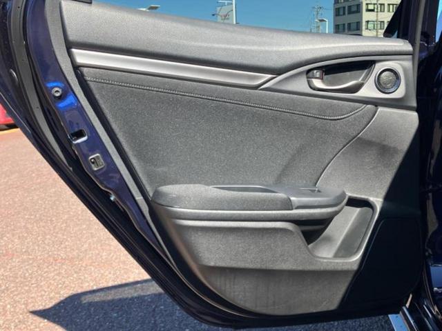 シビック ヒョウジュン 保証書/純正 SDナビ/衝突安全装置/シートヒーター/車線逸脱防止支援システム/ヘッドランプ LED/Bluetooth接続/ETC/EBD付ABS/横滑り防止装置/アイドリングストップ バックカメラ(23枚目)