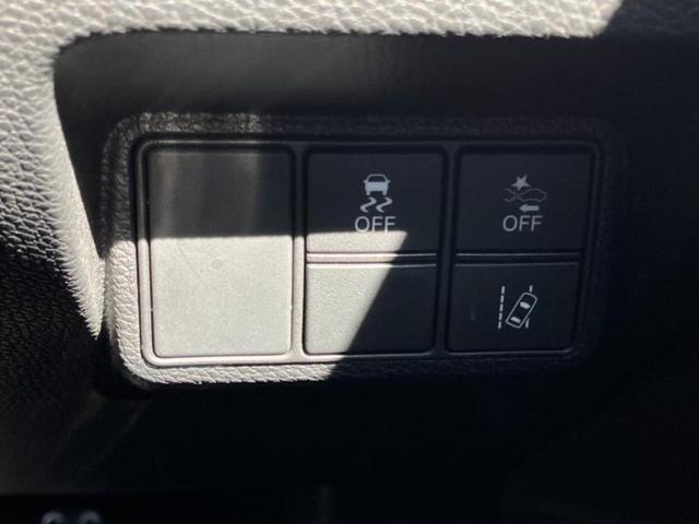 シビック ヒョウジュン 保証書/純正 SDナビ/衝突安全装置/シートヒーター/車線逸脱防止支援システム/ヘッドランプ LED/Bluetooth接続/ETC/EBD付ABS/横滑り防止装置/アイドリングストップ バックカメラ(28枚目)