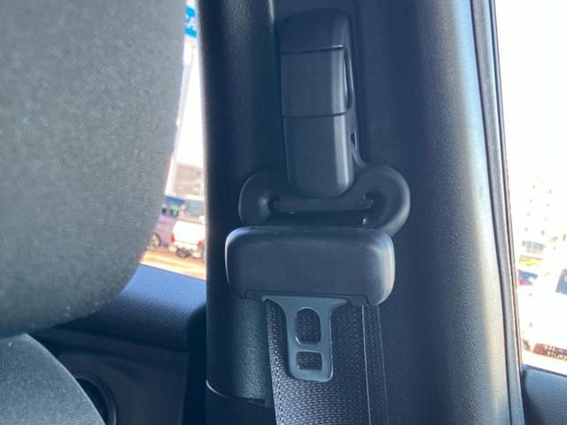 シビック ヒョウジュン 保証書/純正 SDナビ/衝突安全装置/シートヒーター/車線逸脱防止支援システム/ヘッドランプ LED/Bluetooth接続/ETC/EBD付ABS/横滑り防止装置/アイドリングストップ バックカメラ(46枚目)