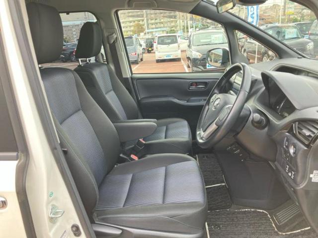 ヴォクシー ZSキラメキ2 新品タイヤ/社外 9インチ SDナビ/フリップダウンモニター 社外 10.1インチ/衝突安全装置/両側電動スライドドア/車線逸脱防止支援システム/ヘッドランプ LED/ETC/EBD付ABS(4枚目)