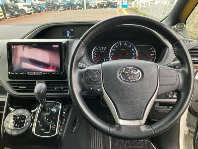 ヴォクシー ZSキラメキ2 新品タイヤ/社外 9インチ SDナビ/フリップダウンモニター 社外 10.1インチ/衝突安全装置/両側電動スライドドア/車線逸脱防止支援システム/ヘッドランプ LED/ETC/EBD付ABS(16枚目)