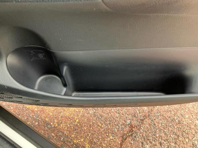 ヴォクシー ZSキラメキ2 新品タイヤ/社外 9インチ SDナビ/フリップダウンモニター 社外 10.1インチ/衝突安全装置/両側電動スライドドア/車線逸脱防止支援システム/ヘッドランプ LED/ETC/EBD付ABS(34枚目)