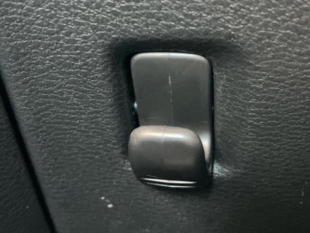 デリカミニ 4WD Tプレミアム 新品タイヤ/保証書/純正 9インチ SDナビ/デジタルインナーミラー/イーアシスト(ミツビシ)/両側電動スライドドア/シートヒーター 前席/マルチアラウンドモニター/車線逸脱防止支援システム 4WD(42枚目)