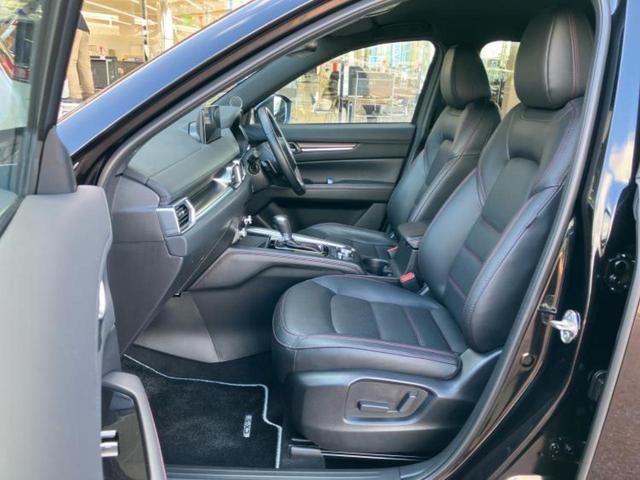 ＣＸ－５ ４ＷＤ　ＸＤスポーツアピアランス　ＢＯＳＥ／保証書／純正　１０．２インチ　メモリーナビ／衝突安全装置／シートヒーター　前席／３６０°ビューモニター／車線逸脱防止支援システム／シート　フルレザー／電動バックドア／ドライブレコーダー　前後（6枚目）