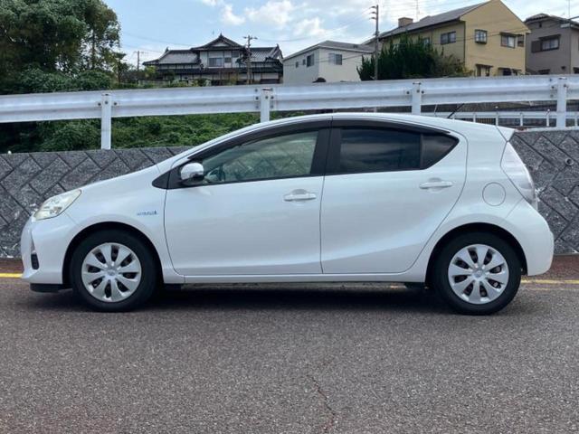 アクア Ｇ　新品タイヤ／保証書／社外　ＳＤナビ／Ｂｌｕｅｔｏｏｔｈ接続／ＥＴＣ／ＥＢＤ付ＡＢＳ／横滑り防止装置／アイドリングストップ／フルセグＴＶ／エアバッグ　運転席／エアバッグ　助手席／パワーウインドウ（2枚目）