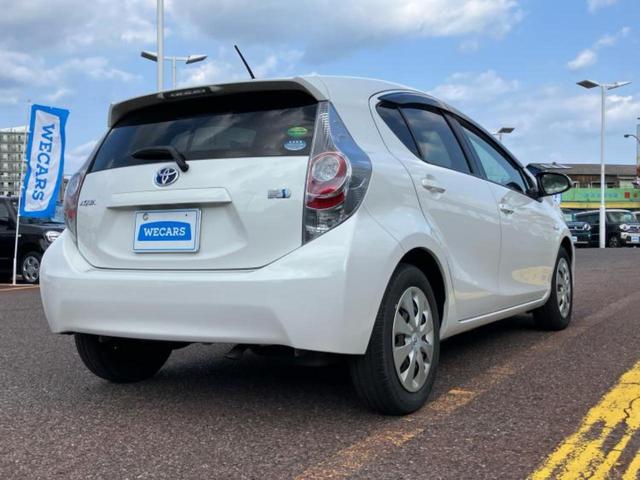 アクア Ｇ　新品タイヤ／保証書／社外　ＳＤナビ／Ｂｌｕｅｔｏｏｔｈ接続／ＥＴＣ／ＥＢＤ付ＡＢＳ／横滑り防止装置／アイドリングストップ／フルセグＴＶ／エアバッグ　運転席／エアバッグ　助手席／パワーウインドウ（3枚目）