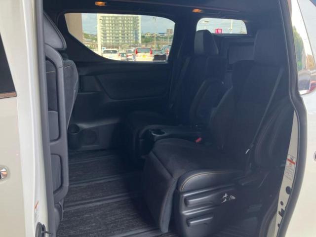 アルファード Ｓタイプゴールド２　サンルーフ／エアロ／保証書／純正　ＳＤナビ／フリップダウンモニター／デジタルインナーミラー／トヨタセーフティセンス／両側電動スライドドア／車線逸脱防止支援システム／シート　ハーフレザー／電動バックドア（8枚目）