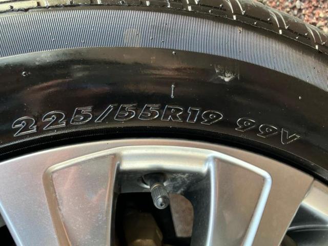 ハリアーハイブリッド Ｚレザーパッケージ　新品タイヤ／調光パノラマルーフ／ＪＢＬ／保証書／純正　１２．３インチ　メモリーナビ／デジタルインナーミラー／トヨタセーフティセンス／エアーシート　前席／パノラミックビューモニター　革シート　電動シート（52枚目）