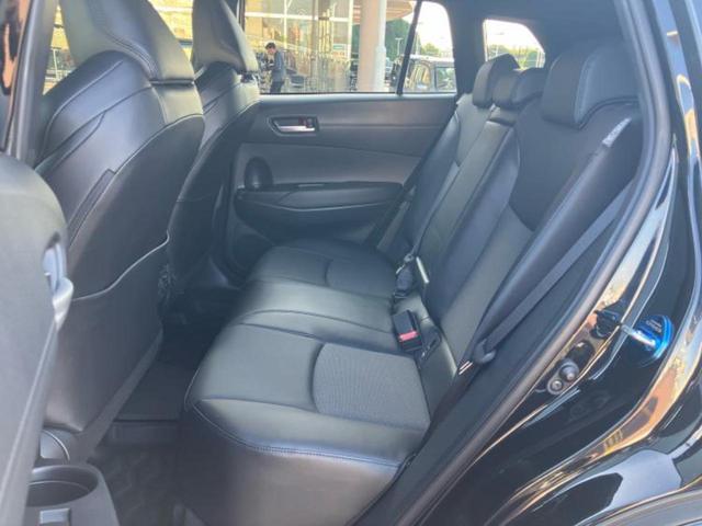 カローラクロス Z モデリスタエアロ/保証書/ディスプレイオーディオ9インチ/トヨタセーフティセンス/シートヒーター 前席/パノラミックビューモニター/車線逸脱防止支援システム/シート ハーフレザー/電動バックドア(7枚目)