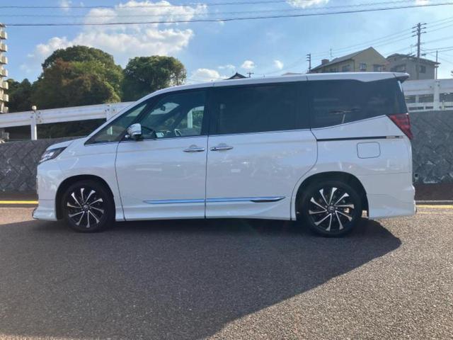 ノア ハイブリッドＳ－Ｚ　純正エアロ／保証書／ディスプレイオーディオ＋ナビ１０．５インチ／フリップダウンモニター　純正　１４インチ／トヨタセーフティセンス／両側電動スライドドア／シートヒーター　前席　衝突被害軽減システム（2枚目）