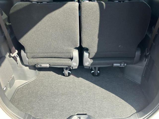 ノア ハイブリッドＳ－Ｚ　純正エアロ／保証書／ディスプレイオーディオ＋ナビ１０．５インチ／フリップダウンモニター　純正　１４インチ／トヨタセーフティセンス／両側電動スライドドア／シートヒーター　前席　衝突被害軽減システム（26枚目）