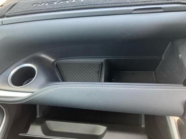 ノア ハイブリッドＳ－Ｚ　純正エアロ／保証書／ディスプレイオーディオ＋ナビ１０．５インチ／フリップダウンモニター　純正　１４インチ／トヨタセーフティセンス／両側電動スライドドア／シートヒーター　前席　衝突被害軽減システム（40枚目）