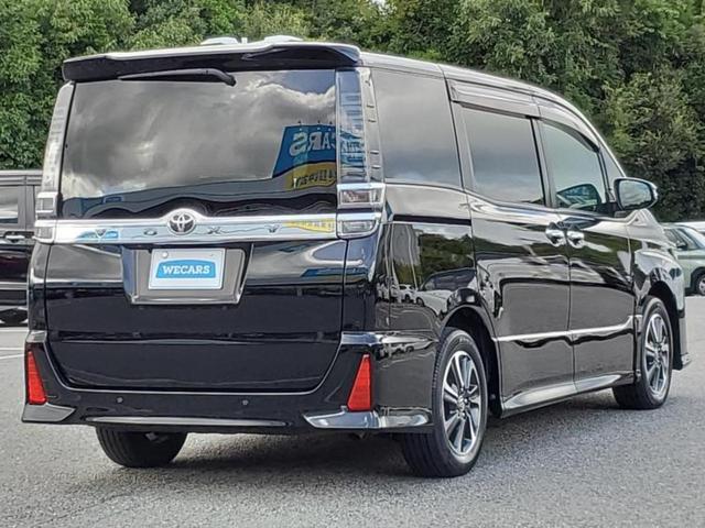 ヴォクシー ＺＳキラメキ３　純正　９インチ　ＳＤナビ／トヨタセーフティセンス／両側電動スライドドア／車線逸脱防止支援システム／シート　ハーフレザー／ヘッドランプ　ＬＥＤ／Ｂｌｕｅｔｏｏｔｈ接続／ＥＴＣ／ＥＢＤ付ＡＢＳ　ＤＶＤ再生（3枚目）