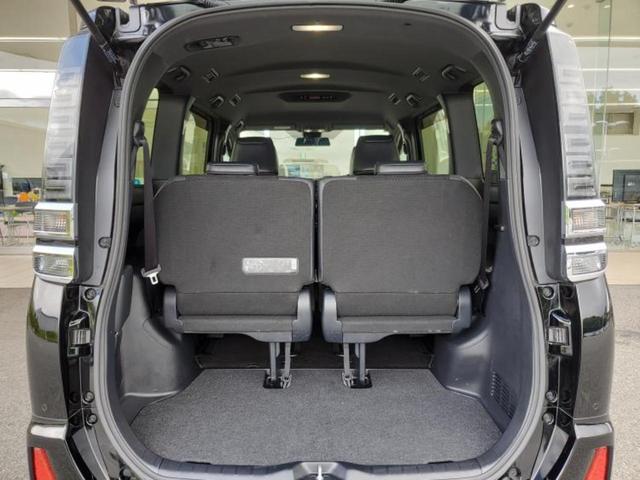 ヴォクシー ＺＳキラメキ３　純正　９インチ　ＳＤナビ／トヨタセーフティセンス／両側電動スライドドア／車線逸脱防止支援システム／シート　ハーフレザー／ヘッドランプ　ＬＥＤ／Ｂｌｕｅｔｏｏｔｈ接続／ＥＴＣ／ＥＢＤ付ＡＢＳ　ＤＶＤ再生（20枚目）