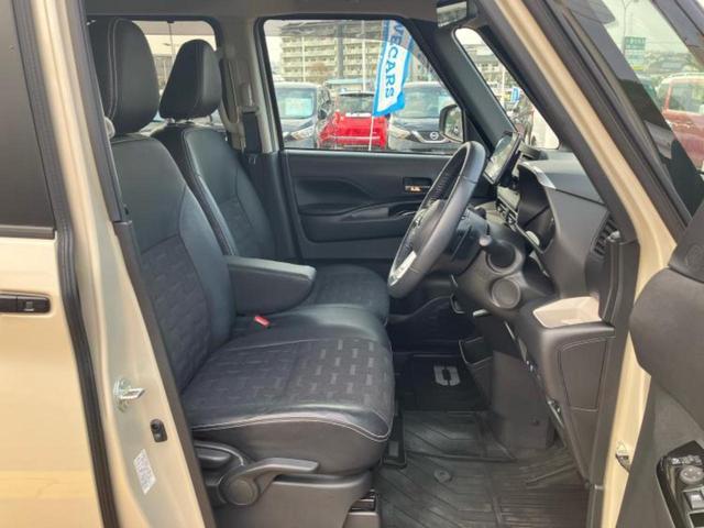 デリカミニ ４ＷＤ　Ｔプレミアム　保証書／社外　９インチ　ＳＤナビ／デジタルインナーミラー／イーアシスト（ミツビシ）／両側電動スライドドア／シートヒーター　前席／全方位モニター／車線逸脱防止支援システム／シート　ハーフレザー　４ＷＤ（4枚目）