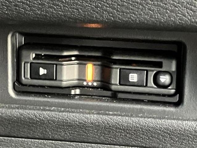 デリカミニ ４ＷＤ　Ｔプレミアム　保証書／社外　９インチ　ＳＤナビ／デジタルインナーミラー／イーアシスト（ミツビシ）／両側電動スライドドア／シートヒーター　前席／全方位モニター／車線逸脱防止支援システム／シート　ハーフレザー　４ＷＤ（18枚目）