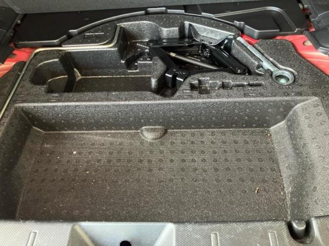 ＷＥＣＡＲＳでは各商談席に大型モニターをご用意しております！見やすい大画面でゆったりと全国の在庫をご覧いただけます！是非ご来店お待ちしております！