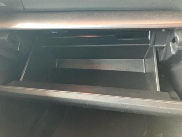 ＷＥＣＡＲＳでは各商談席に大型モニターをご用意しております！見やすい大画面でゆったりと全国の在庫をご覧いただけます！是非ご来店お待ちしております！