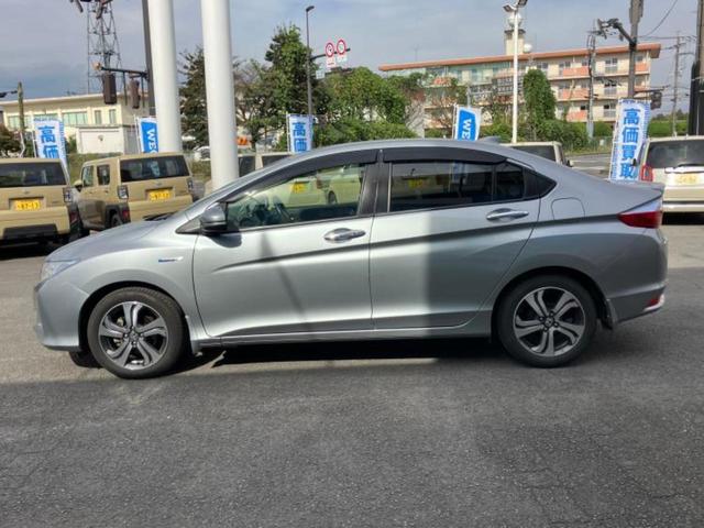 グレイス ハイブリッドEX 新品タイヤ/保証書/純正 SDナビ/シティーブレーキアクティブシステム(ホンダ)/シートヒーター 前席/シート 合皮/ドライブレコーダー 社外/ヘッドランプ LED/USBジャック バックカメラ(2枚目)