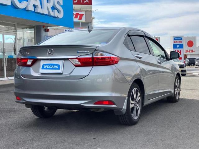 グレイス ハイブリッドEX 新品タイヤ/保証書/純正 SDナビ/シティーブレーキアクティブシステム(ホンダ)/シートヒーター 前席/シート 合皮/ドライブレコーダー 社外/ヘッドランプ LED/USBジャック バックカメラ(3枚目)