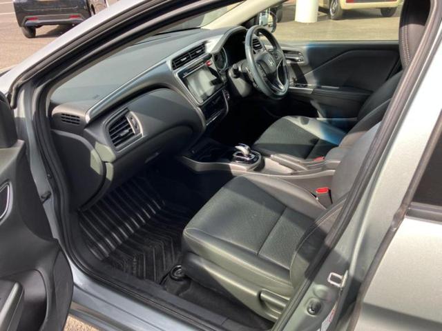 グレイス ハイブリッドEX 新品タイヤ/保証書/純正 SDナビ/シティーブレーキアクティブシステム(ホンダ)/シートヒーター 前席/シート 合皮/ドライブレコーダー 社外/ヘッドランプ LED/USBジャック バックカメラ(8枚目)