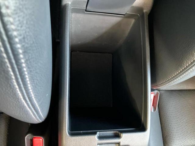 グレイス ハイブリッドＥＸ　新品タイヤ／保証書／純正　ＳＤナビ／シティーブレーキアクティブシステム（ホンダ）／シートヒーター　前席／シート　合皮／ドライブレコーダー　社外／ヘッドランプ　ＬＥＤ／ＵＳＢジャック　バックカメラ（31枚目）