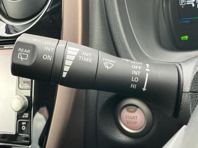 ノート eパワーメダリスト 保証書/純正 SDナビ/インテリジェントルームミラー/衝突安全装置/アラウンドビューモニター/車線逸脱防止支援システム/シート ハーフレザー/ドライブレコーダー 純正/ヘッドランプ LED DVD再生(17枚目)