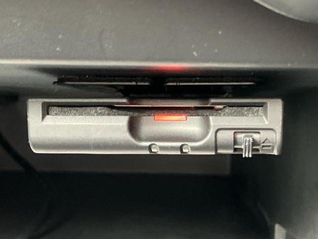 ノート eパワーメダリスト 保証書/純正 SDナビ/インテリジェントルームミラー/衝突安全装置/アラウンドビューモニター/車線逸脱防止支援システム/シート ハーフレザー/ドライブレコーダー 純正/ヘッドランプ LED DVD再生(26枚目)