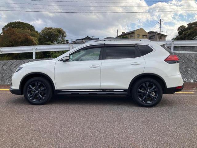 エクストレイル 20Xiレザーエディション 新品タイヤ/保証書/純正 9インチ SDナビ/フリップダウンモニター/インテリジェントルームミラー/衝突安全装置/シートヒーター/全方位モニター/車線逸脱防止支援システム/シート フルレザー 革シート(2枚目)