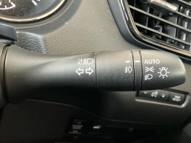 エクストレイル 20Xiレザーエディション 新品タイヤ/保証書/純正 9インチ SDナビ/フリップダウンモニター/インテリジェントルームミラー/衝突安全装置/シートヒーター/全方位モニター/車線逸脱防止支援システム/シート フルレザー 革シート(17枚目)