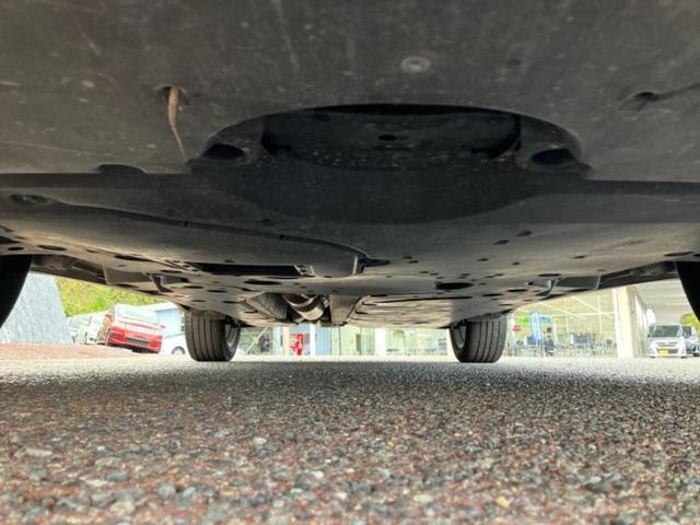 ハリアー Ｚレザーパッケージ　新品タイヤ／サンルーフ／ＪＢＬ／保証書／純正　１２．３インチ　メモリーナビ／デジタルインナーミラー／トヨタセーフティセンス／シートヒーター　前席／パノラミックビューモニター／車線逸脱防止支援システム（48枚目）