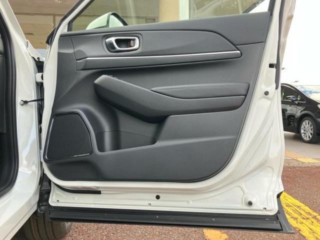 ヴェゼル ｅＨＥＶ　Ｚ　保証書／純正　９インチ　ナビ／ホンダセンシング／シートヒーター　前席／車線逸脱防止支援システム／電動バックドア／登録済未使用車／ヘッドランプ　ＬＥＤ／ＵＳＢジャック／Ｂｌｕｅｔｏｏｔｈ接続　禁煙車（20枚目）