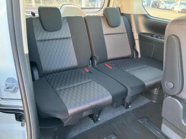 セレナ ｅパワーハイウェイスターＶ　新品タイヤ／保証書／純正　１０インチ　メモリーナビ／フリップダウンモニター　純正　１１インチ／インテリジェントルームミラー／エマージェンシーブレーキ／ハンズフリー両側電動スライドドア　全周囲カメラ（6枚目）