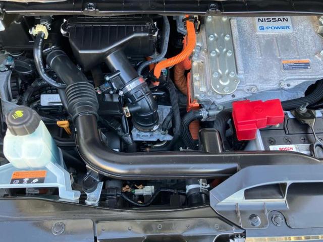 セレナ ｅパワーハイウェイスターＶ　新品タイヤ／保証書／純正　１０インチ　メモリーナビ／フリップダウンモニター　純正　１１インチ／インテリジェントルームミラー／エマージェンシーブレーキ／ハンズフリー両側電動スライドドア　全周囲カメラ（52枚目）