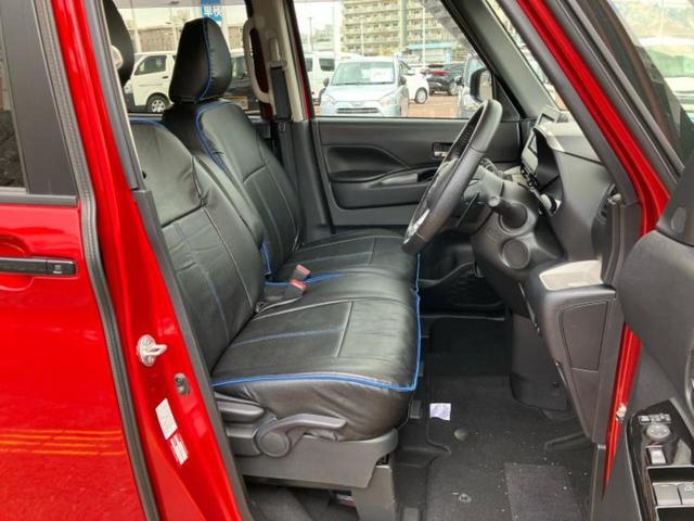 デリカミニ ４ＷＤ　Ｔプレミアム　新品タイヤ／社外　メモリーナビ／デジタルルームミラー／イーアシスト（ミツビシ）／両側電動スライドドア／シートヒーター　前席／全方位モニター／車線逸脱防止支援システム／ヘッドランプ　ＬＥＤ　全周囲カメラ（4枚目）