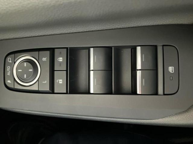 プリウス Ｚ　保証書／純正　１２．３インチ　メモリーナビ／デジタルインナーミラー／トヨタセーフティセンス／シートヒーター　前席／パノラミックビューモニター／車線逸脱防止支援システム／シート　合皮　全周囲カメラ（28枚目）