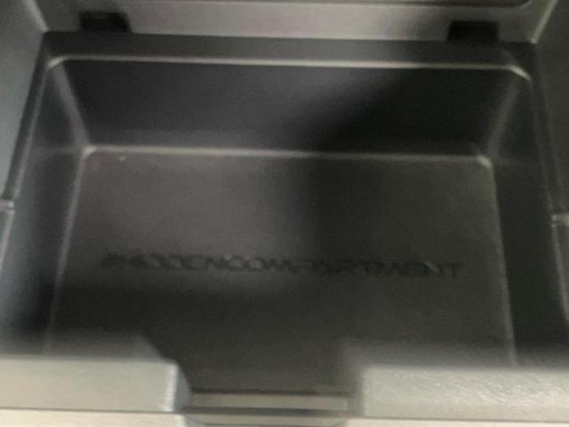 プリウス Ｚ　保証書／純正　１２．３インチ　メモリーナビ／デジタルインナーミラー／トヨタセーフティセンス／シートヒーター　前席／パノラミックビューモニター／車線逸脱防止支援システム／シート　合皮　全周囲カメラ（40枚目）