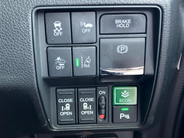 オデッセイハイブリッド ハイブリッドアブソルート・ＥＸホンダセンシング　保証書／純正　ＳＤナビ／フリップダウンモニター／衝突安全装置／両側電動スライドドア／シートヒーター／マルチビューカメラシステム／車線逸脱防止支援システム／シート　ハーフレザー　衝突被害軽減システム（32枚目）