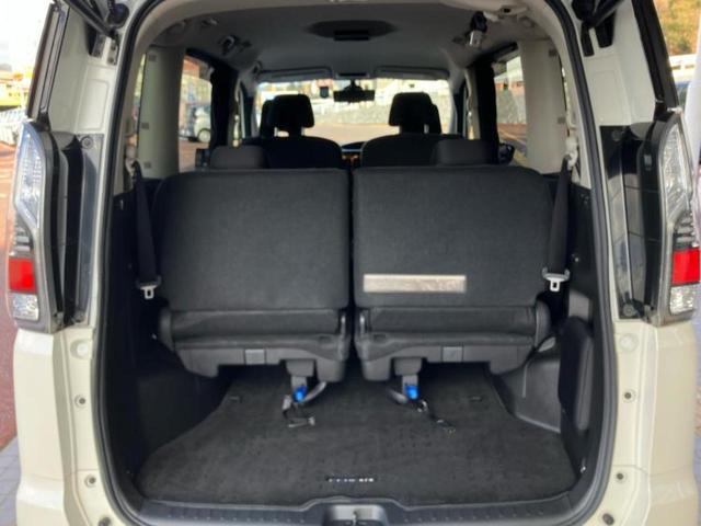 セレナ ｅパワーハイウェイスターＶ　新品タイヤ／保証書／社外　１１インチ　ＳＤナビ／インテリジェントルームミラー／衝突安全装置／両側電動スライドドア／シートヒーター　前席／アラウンドビューモニター／車線逸脱防止支援システム　全周囲カメラ（20枚目）