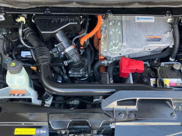 セレナ ｅパワーハイウェイスターＶ　新品タイヤ／保証書／社外　１１インチ　ＳＤナビ／インテリジェントルームミラー／衝突安全装置／両側電動スライドドア／シートヒーター　前席／アラウンドビューモニター／車線逸脱防止支援システム　全周囲カメラ（52枚目）