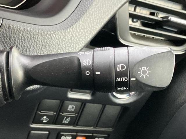 ヴォクシー ZSキラメキ3 保証書/純正 9インチ SDナビ/フリップダウンモニター 純正 12.1インチ/トヨタセーフティセンス/両側電動スライドドア/車線逸脱防止支援システム/シート ハーフレザー 衝突被害軽減システム(17枚目)