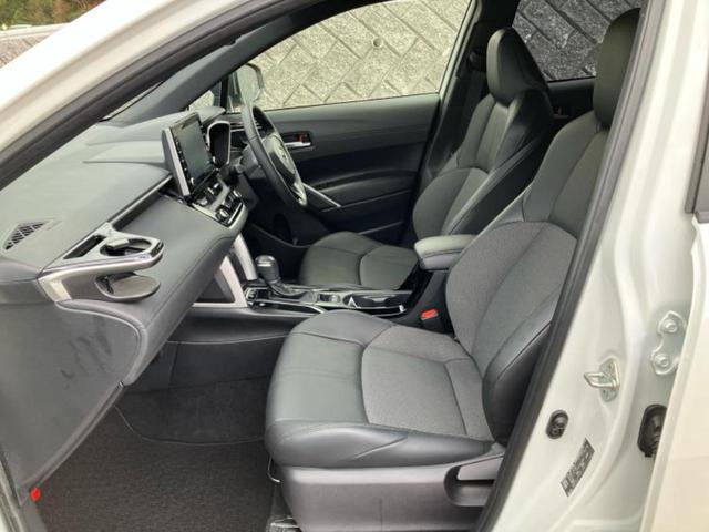 カローラクロス ハイブリッドＺ　新品タイヤ／保証書／ディスプレイオーディオ＋ナビ９インチ／衝突安全装置／シートヒーター　前席／パノラミックビューモニター／車線逸脱防止支援システム／シート　合皮／電動バックドア　衝突被害軽減システム（6枚目）