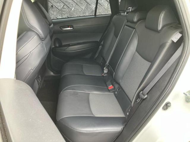 カローラクロス ハイブリッドＺ　新品タイヤ／保証書／ディスプレイオーディオ＋ナビ９インチ／衝突安全装置／シートヒーター　前席／パノラミックビューモニター／車線逸脱防止支援システム／シート　合皮／電動バックドア　衝突被害軽減システム（7枚目）