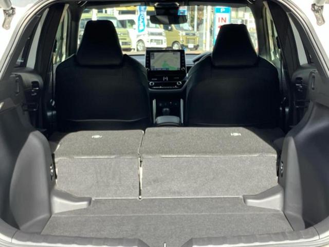 カローラクロス ハイブリッドＺ　新品タイヤ／保証書／ディスプレイオーディオ＋ナビ９インチ／衝突安全装置／シートヒーター　前席／パノラミックビューモニター／車線逸脱防止支援システム／シート　合皮／電動バックドア　衝突被害軽減システム（19枚目）