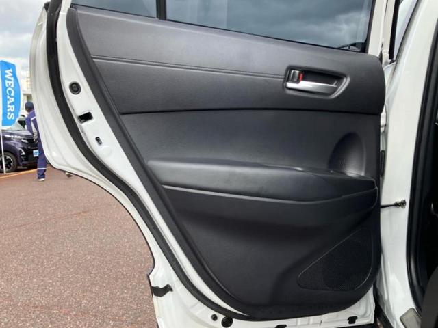 カローラクロス ハイブリッドＺ　新品タイヤ／保証書／ディスプレイオーディオ＋ナビ９インチ／衝突安全装置／シートヒーター　前席／パノラミックビューモニター／車線逸脱防止支援システム／シート　合皮／電動バックドア　衝突被害軽減システム（23枚目）