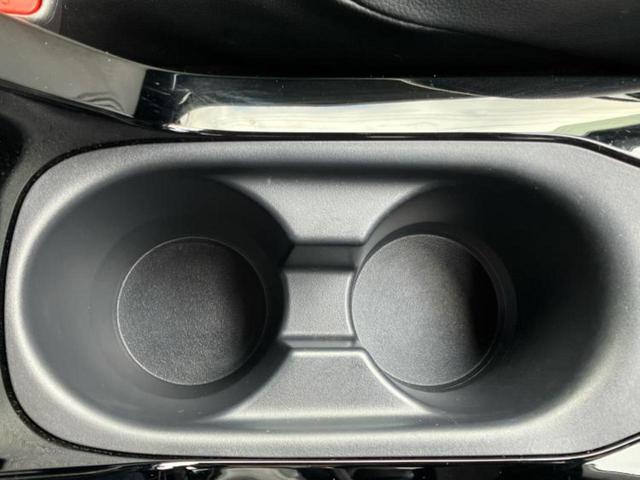 カローラクロス ハイブリッドＺ　新品タイヤ／保証書／ディスプレイオーディオ＋ナビ９インチ／衝突安全装置／シートヒーター　前席／パノラミックビューモニター／車線逸脱防止支援システム／シート　合皮／電動バックドア　衝突被害軽減システム（35枚目）