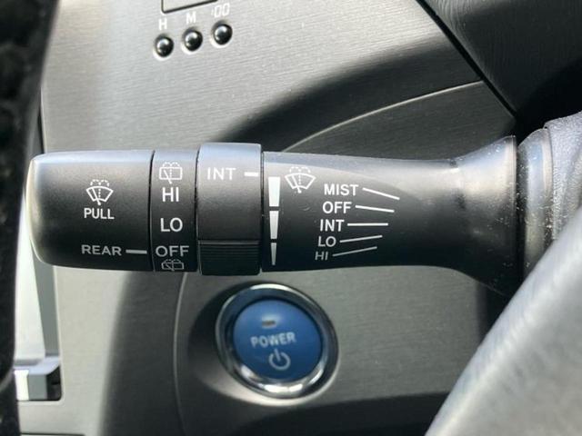 プリウス S 保証書/純正 8インチ SDナビ/ヘッドランプ LED/Bluetooth接続/ETC/EBD付ABS/横滑り防止装置/アイドリングストップ/バックモニター/フルセグTV/エアバッグ 運転席(17枚目)