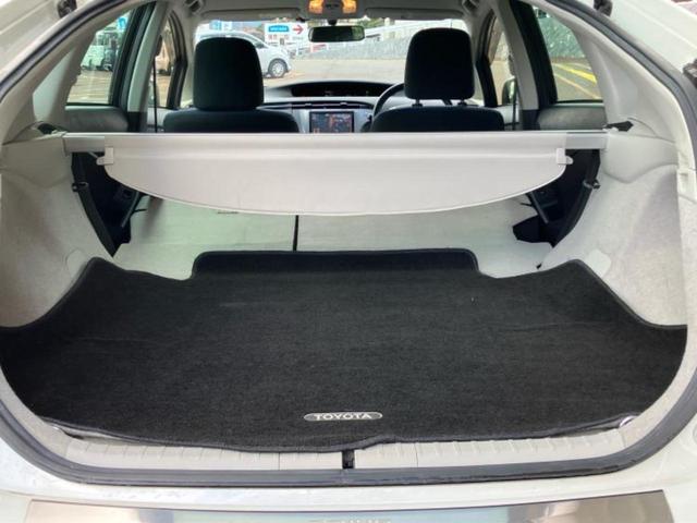 プリウス S 保証書/純正 8インチ SDナビ/ヘッドランプ LED/Bluetooth接続/ETC/EBD付ABS/横滑り防止装置/アイドリングストップ/バックモニター/フルセグTV/エアバッグ 運転席(19枚目)