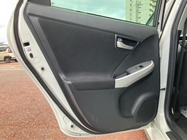 プリウス S 保証書/純正 8インチ SDナビ/ヘッドランプ LED/Bluetooth接続/ETC/EBD付ABS/横滑り防止装置/アイドリングストップ/バックモニター/フルセグTV/エアバッグ 運転席(23枚目)