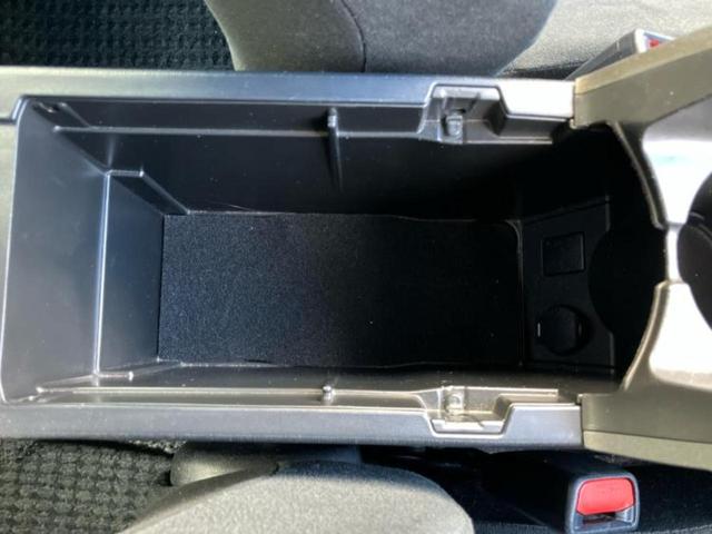 プリウス S 保証書/純正 8インチ SDナビ/ヘッドランプ LED/Bluetooth接続/ETC/EBD付ABS/横滑り防止装置/アイドリングストップ/バックモニター/フルセグTV/エアバッグ 運転席(34枚目)